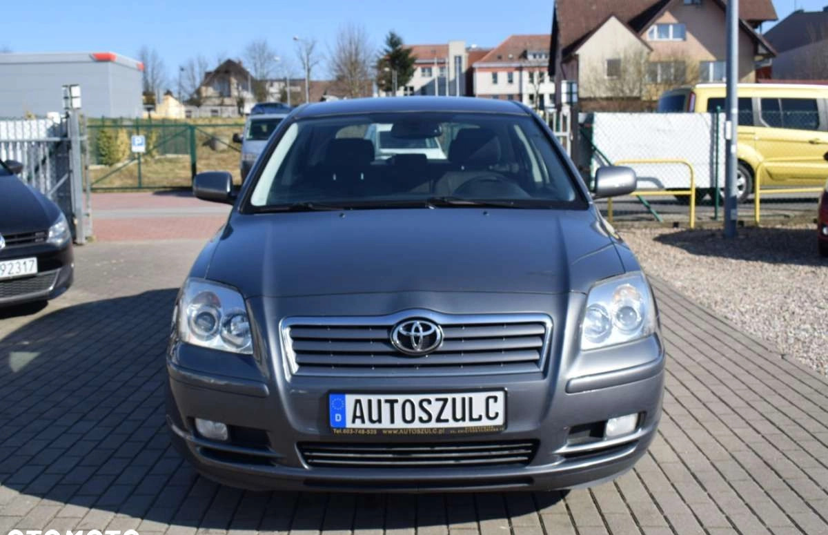 Toyota Avensis cena 19700 przebieg: 217711, rok produkcji 2005 z Gryfów Śląski małe 742